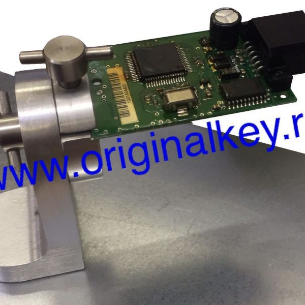 Vise for printed circuit boards