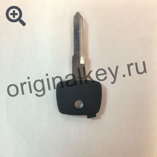 Mercedes key blank with space for a chip. YM 15.